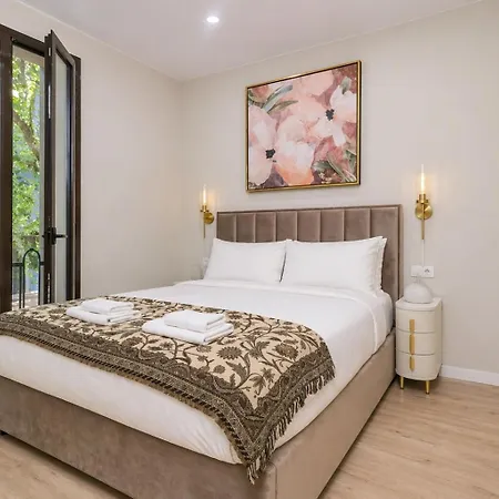 Guestready- Lovely In *